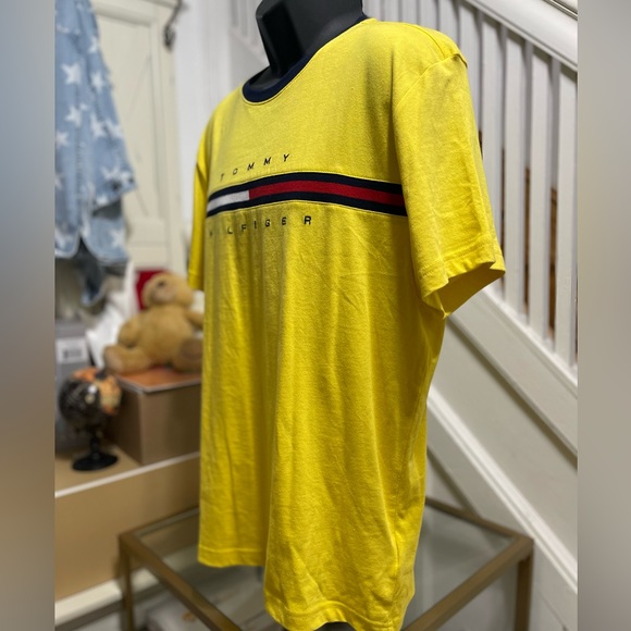 EUC Men’s Size Large Tommy Hilfiger Signature Logo Embroidered Tee Vivid Yellow - Picture 5 of 12